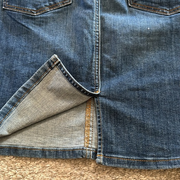 Dickies perfect shape denim skirt. Brand new with tags.  Size 12 size 14 - Picture 4 of 9